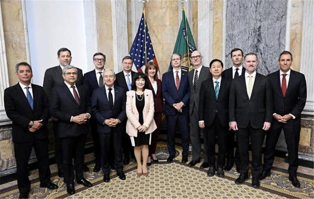 米兰体育官方入口-全面反华?特朗普报复开始,27国联手,逐一淘汰中国制造