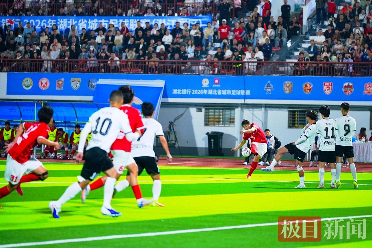 米兰体育app下载-潜江小龙虾1:0“夹”住鄂州武昌鱼,楚超首战告捷